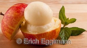 Read more about the article Eis-Rezept: Apfel-Sorbet ohne Ei (vegan/laktosefrei)