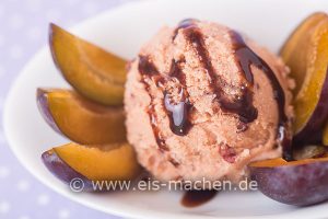 Read more about the article Eis-Rezept: Pflaumen-Joghurt-Eis selbst machen