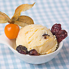 Read more about the article Eis-Rezept: Buttermilcheis mit karamellisierten Cranberries selbst machen